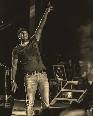 Luke Bryan Airway Heights